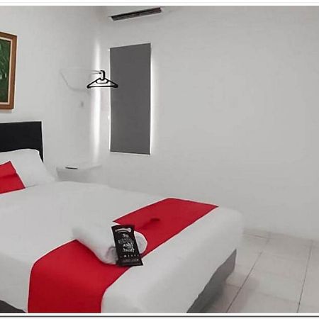 Reddoorz Syariah @ Jl Raya Sukabumi Hotel Sukaraja  Exterior photo